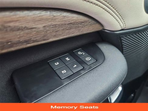 Used 2020 Land Rover Discovery HSE image 33