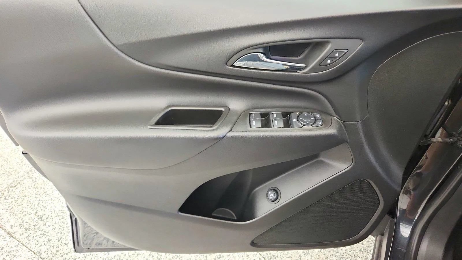 Used 2022 Chevrolet Equinox LT FWD image 23