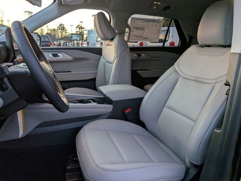 New 2026 Ford Explorer Active w/ Active Comfort Package image 23