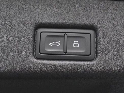 Certified 2025 Audi Q5 Premium w/ Convenience Package image 33