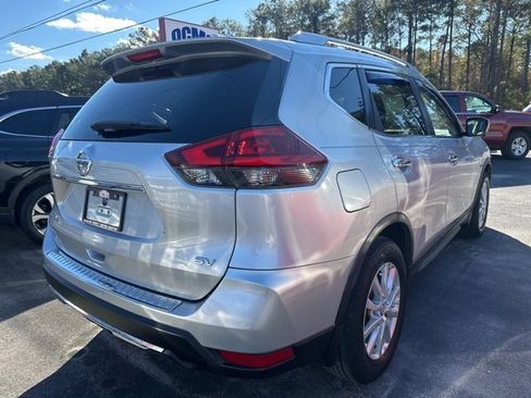 Used 2018 Nissan Rogue SV w/ Premium Package image 6