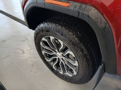 Certified 2025 GMC Canyon Denali image 31