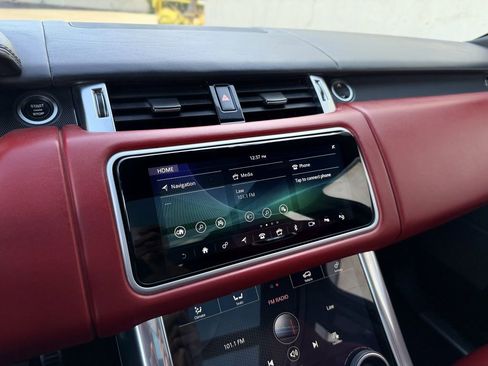 Used 2018 Land Rover Range Rover Sport SVR image 32