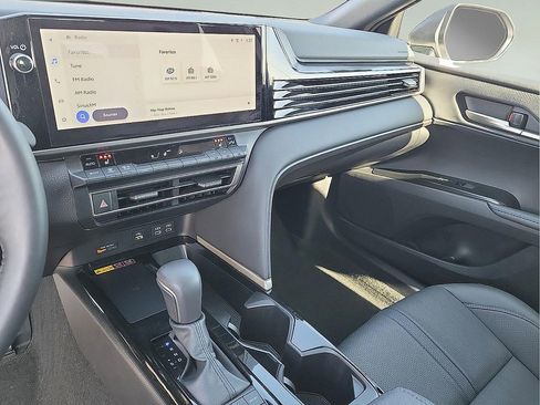 Used 2025 Toyota Camry XSE image 20