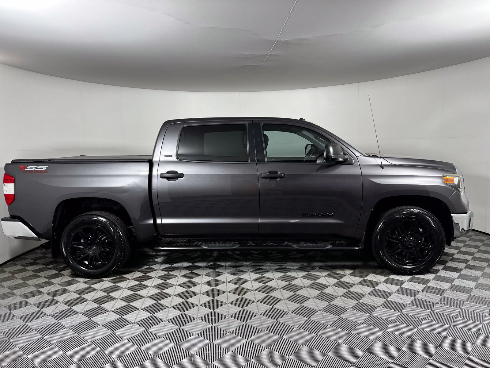 Used 2019 Toyota Tundra SR5 w/ SR5 Upgrade Package RWD image 4