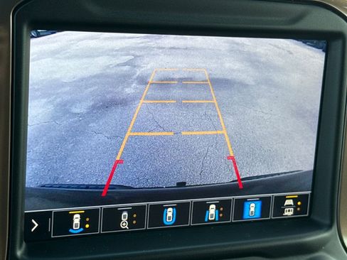 Used 2021 Chevrolet Silverado 1500 High Country w/ Technology Package image 22