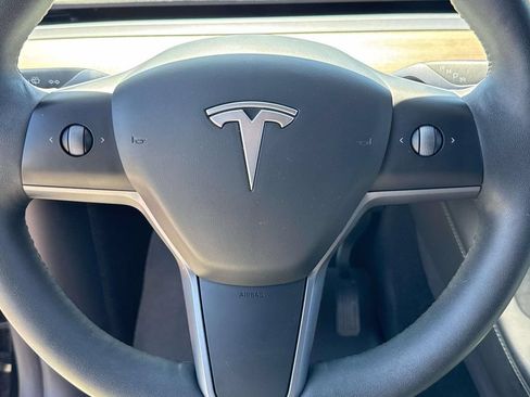 Used 2023 Tesla Model Y Long Range AWD/4WD image 9