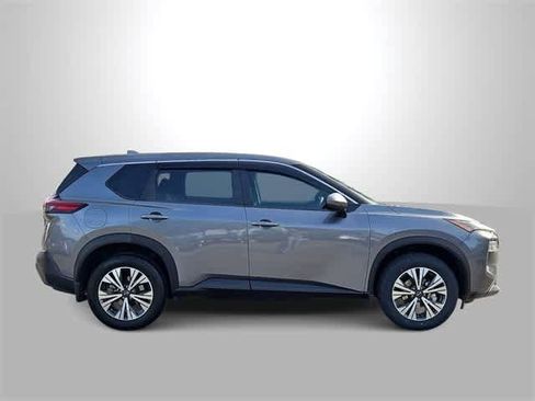 Used 2022 Nissan Rogue SV image 9