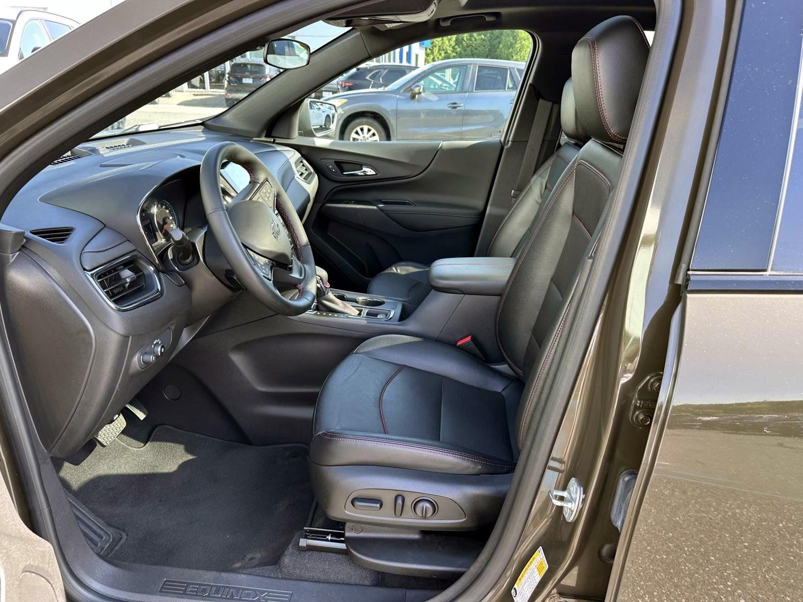 Used 2024 Chevrolet Equinox RS w/ RS Leather Package AWD/4WD image 11