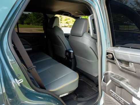 Used 2025 Toyota 4Runner Trailhunter AWD/4WD image 43