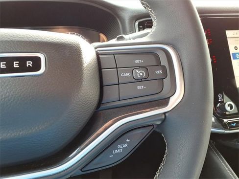 Used 2022 Jeep Wagoneer Series I image 17