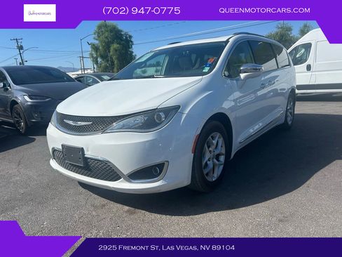 Used 2019 Chrysler Pacifica Limited image 1