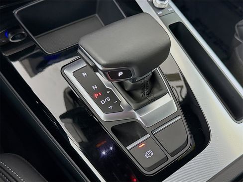 Certified 2025 Audi Q5 2.0T Premium image 16