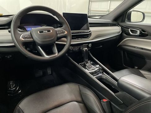 Used 2024 Jeep Compass Limited image 17