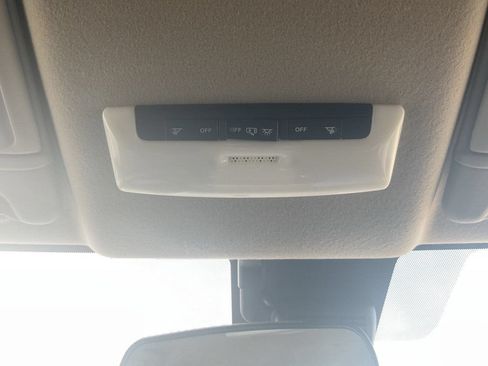 Used 2025 Nissan Versa SV w/ Trunk Package FWD image 24