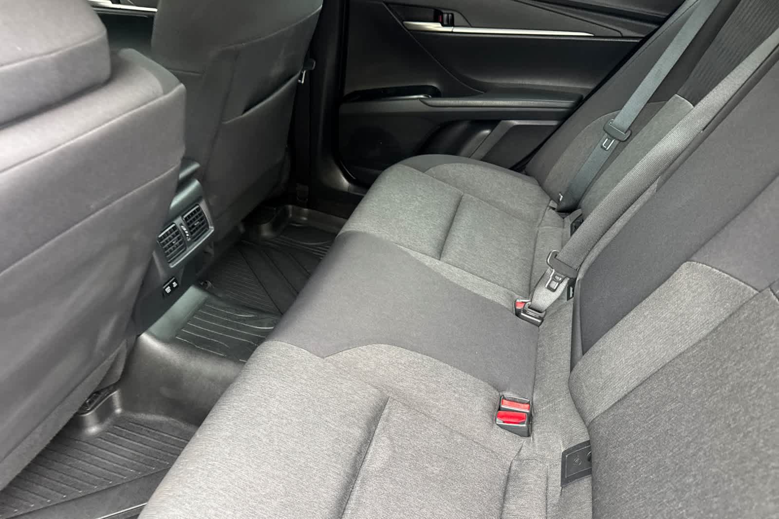 Used 2025 Toyota Camry LE FWD image 4