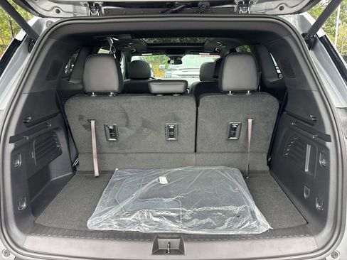 New 2025 GMC Acadia Elevation w/ Elevation Premium Package image 6