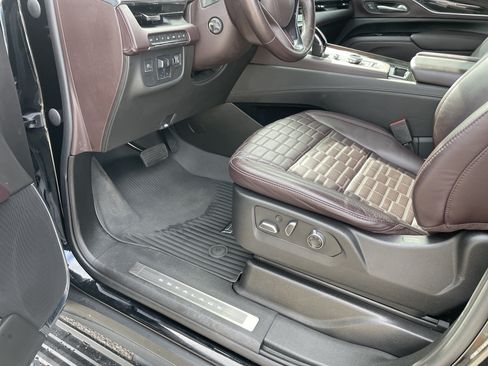 Used 2023 Cadillac Escalade Premium Luxury Platinum w/ LPO, Floor Liner Package AWD/4WD image 16