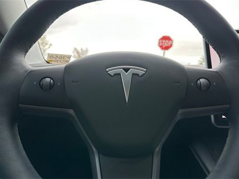 Used 2021 Tesla Model 3 Standard Range Plus image 25