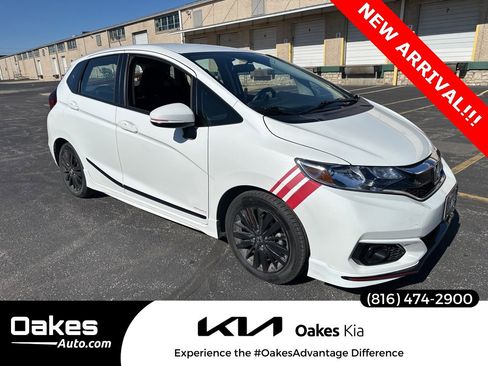 Used 2018 Honda Fit Sport image 1