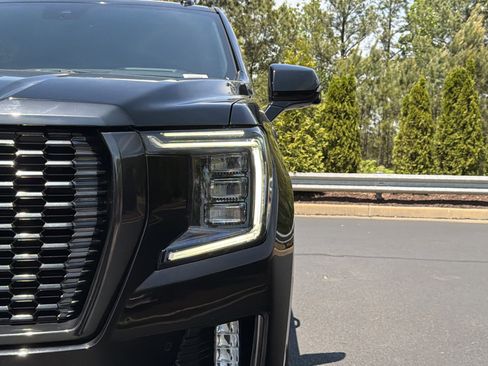 Used 2023 GMC Yukon Denali Ultimate AWD/4WD image 35