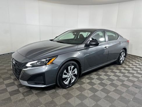 Certified 2025 Nissan Altima 2.5 S image 7