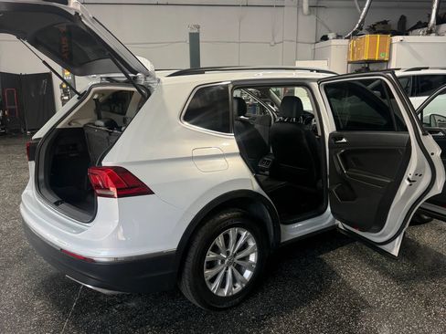 Used 2018 Volkswagen Tiguan SE w/ Panoramic Sunroof Package FWD image 31