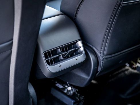 Used 2024 Tesla Model Y Long Range image 22