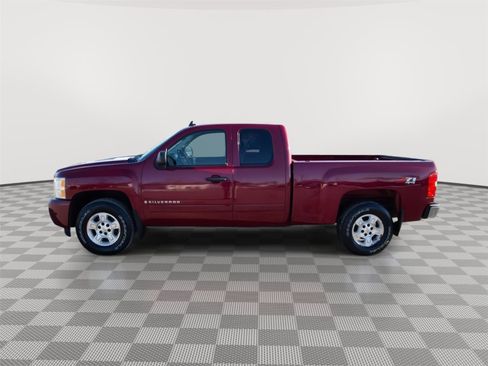 Used 2007 Chevrolet Silverado 1500 LT w/ Towing Package image 7