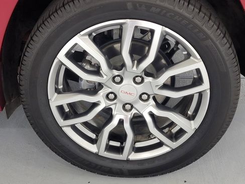 Used 2023 GMC Terrain Denali w/ Denali Premium Package AWD/4WD image 12