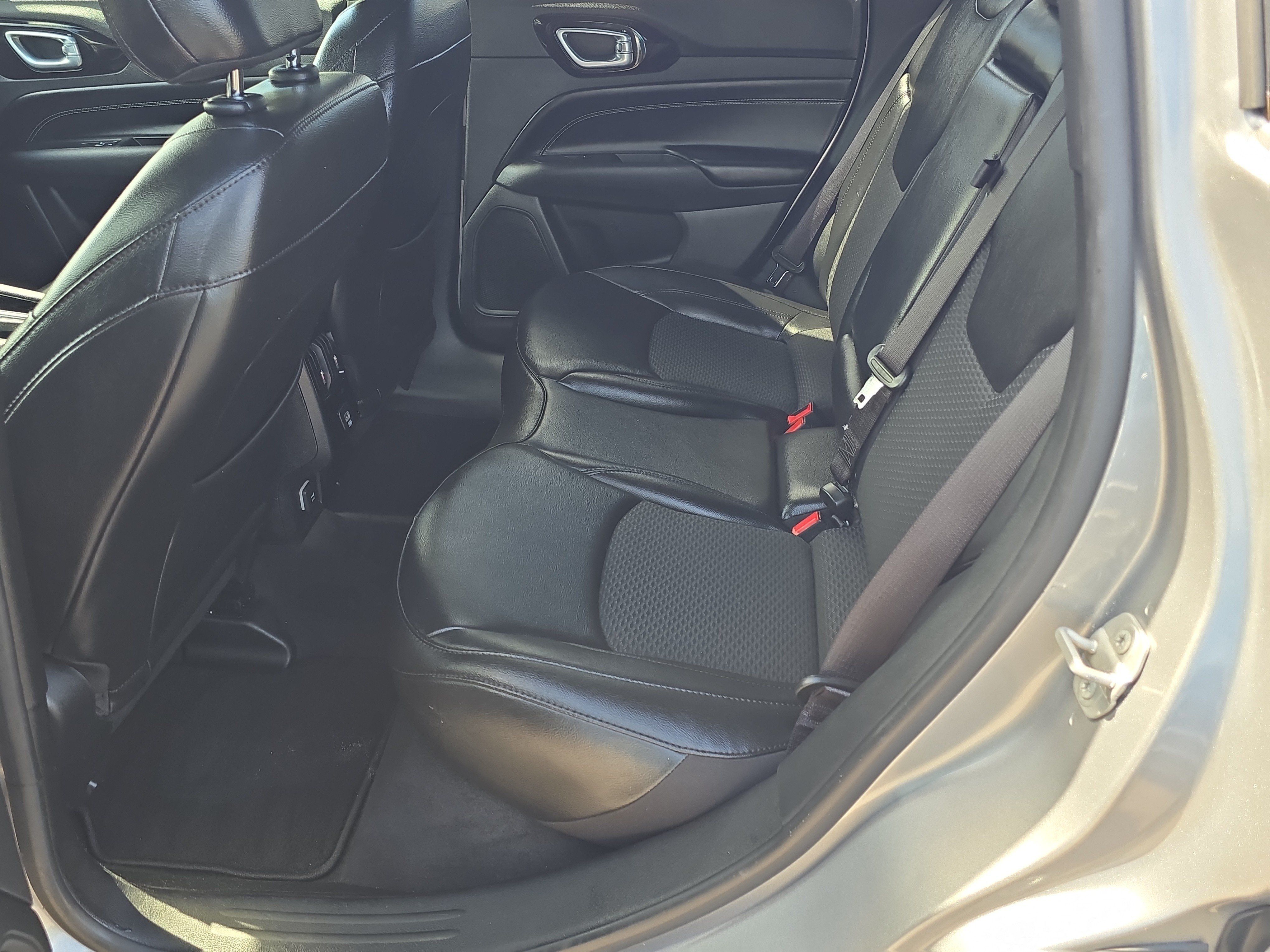 Used 2022 Jeep Compass Latitude FWD image 16