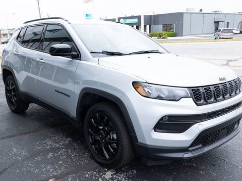 Used 2026 Jeep Compass Latitude w/ Quick Order Package 29K AWD/4WD image 6