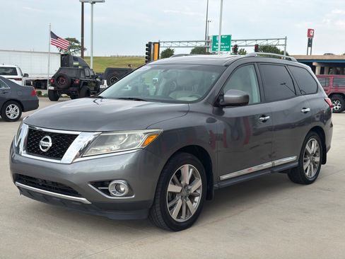 Used 2016 Nissan Pathfinder 4WD image 4