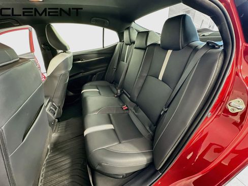 Used 2025 Toyota Camry SE w/ Convenience Package FWD image 30