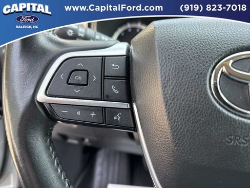 Used 2023 Toyota Highlander LE FWD image 22