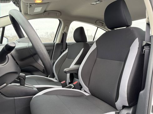 Used 2025 Nissan Versa S w/ Trunk Package image 24