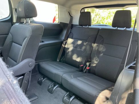 Used 2023 GMC Acadia SLE w/ Driver Convenience Package AWD/4WD image 29