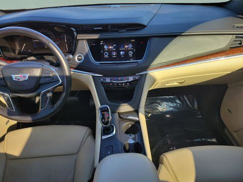 Used 2018 Cadillac XT5 Luxury w/ Driver Awareness Package image 19