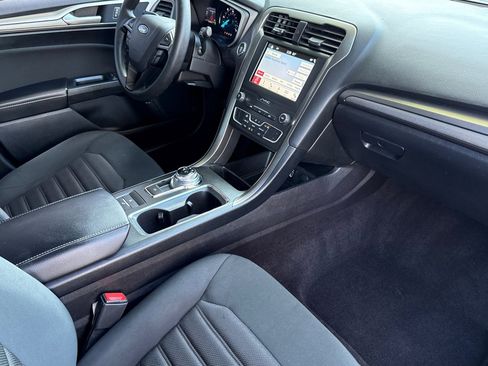 Used 2019 Ford Fusion SE image 19