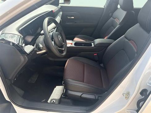 New 2025 Nissan Kicks SR image 8