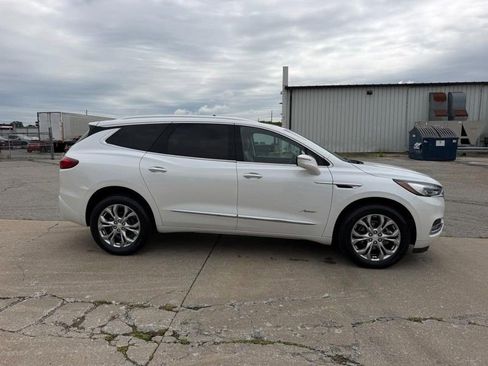 Used 2021 Buick Enclave Avenir w/ Avenir Technology Package AWD/4WD image 2