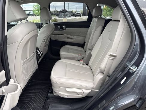 Used 2023 Kia Sorento SX AWD/4WD image 26