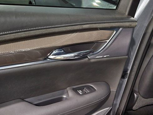 Used 2020 Cadillac XT6 Sport w/ Platinum Package image 37