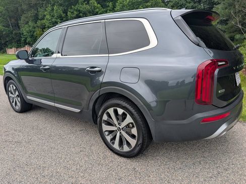 Used 2020 Kia Telluride S AWD/4WD image 3