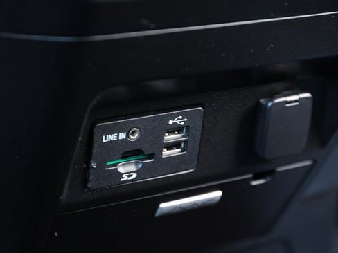 Used 2015 Ford F150 XLT w/ Equipment Group 302A Luxury image 29