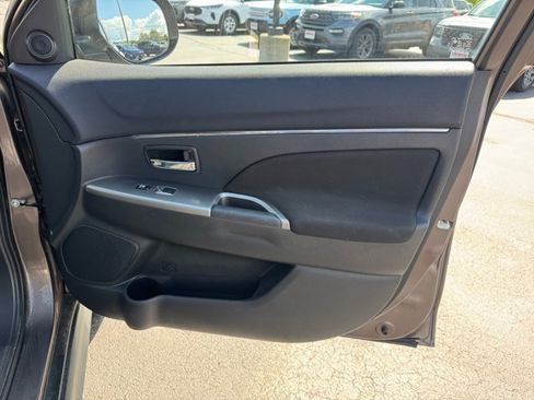 Used 2018 Mitsubishi Outlander Sport ES AWD/4WD image 29