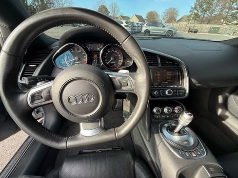 Used 2011 Audi R8 V10 image 21