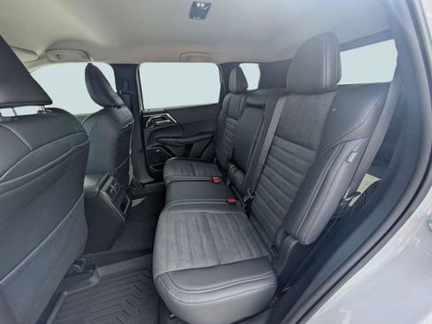 New 2026 Mitsubishi Outlander SE FWD image 14