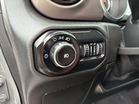 Used 2020 Jeep Wrangler Sport AWD/4WD image 39