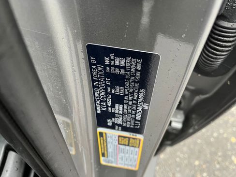 Used 2025 Kia Soul LX w/ LX Technology Package image 9